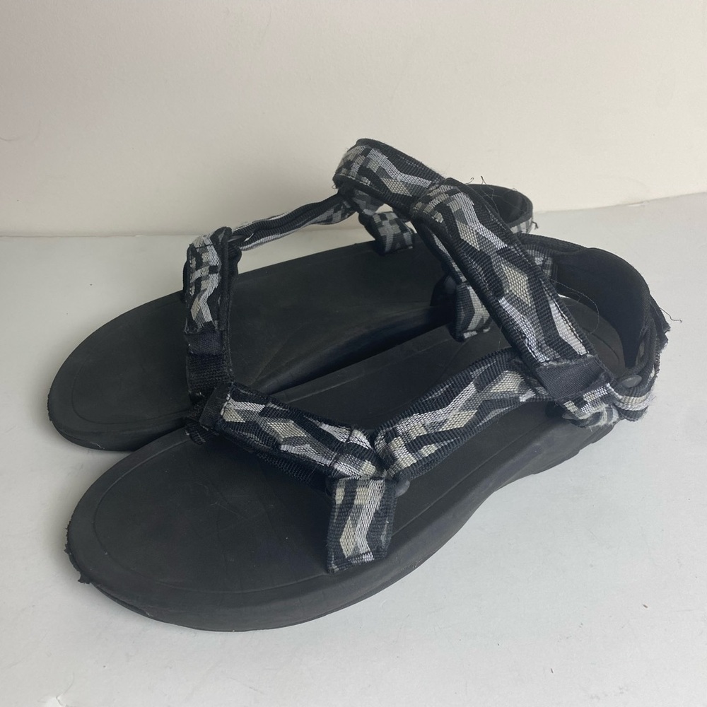 Men’s Teva Hurricane XLT 2 Black White Gray Sports Sandal SZ 6